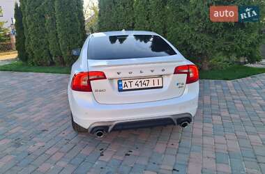 Седан Volvo S60 2015 в 
