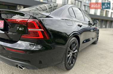 Седан Volvo S60 2021 в 