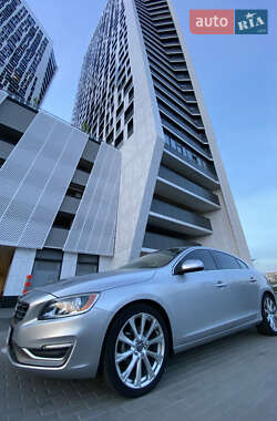 Седан Volvo S60 2016 в 