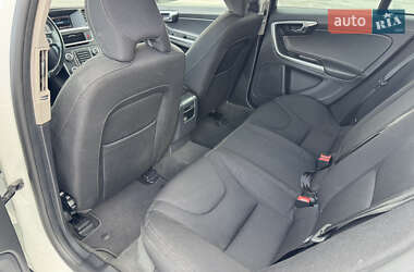 Седан Volvo S60 2015 в 