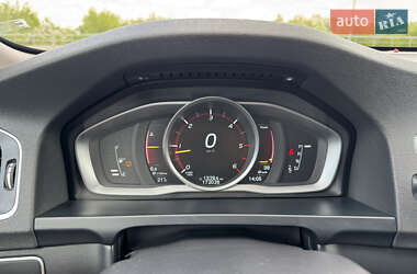 Седан Volvo S60 2015 в 