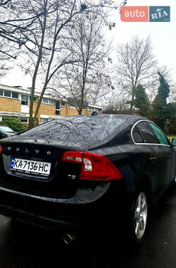 Седан Volvo S60 2012 в 