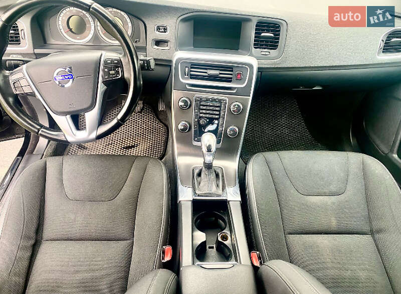Седан Volvo S60 2012 в Києві