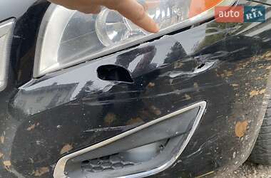 Седан Volvo S60 2012 в 