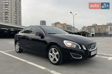 Седан Volvo S60 2012 в 