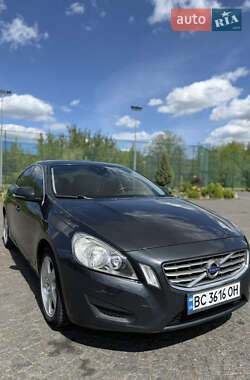 Седан Volvo S60 2010 в 