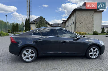 Седан Volvo S60 2010 в 