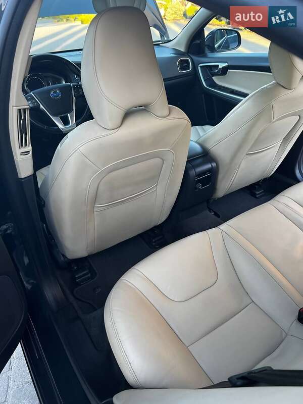 Седан Volvo S60 2016 в Шепетовке
