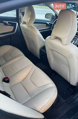 Седан Volvo S60 2016 в 