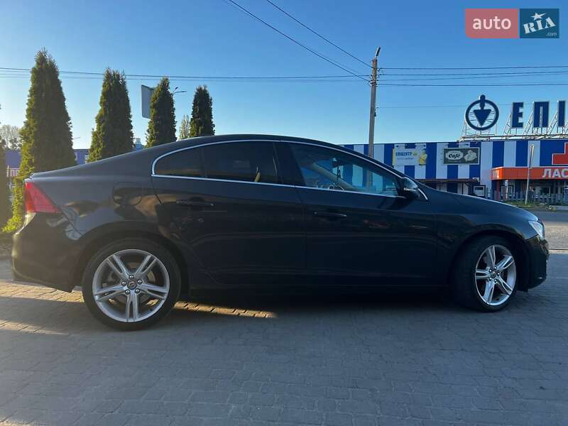 Седан Volvo S60 2016 в Шепетовке