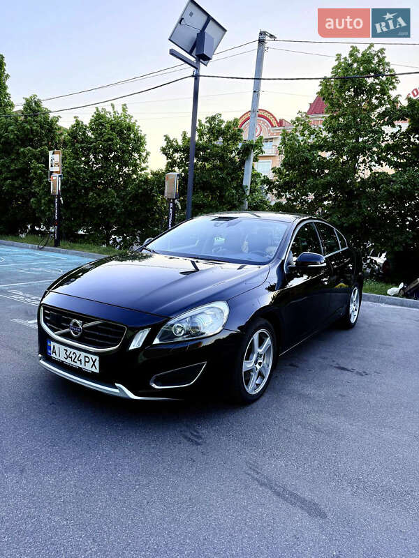 Седан Volvo S60 2010 в 