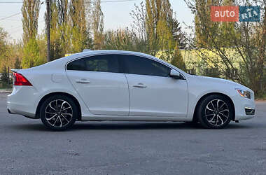 Седан Volvo S60 2015 в 