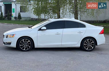 Седан Volvo S60 2015 в 