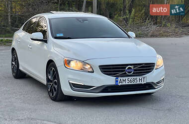 Седан Volvo S60 2015 в 