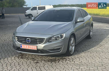 Седан Volvo S60 2015 в 