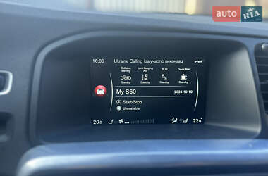 Седан Volvo S60 2015 в 