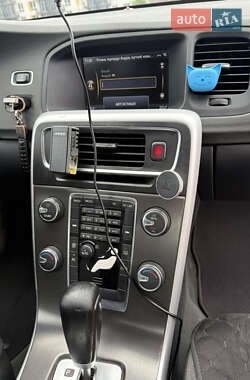 Седан Volvo S60 2012 в 