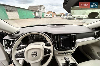 Седан Volvo S60 2019 в 