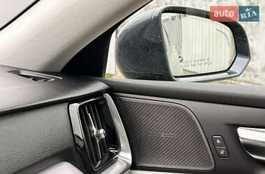 Седан Volvo S60 2019 в 