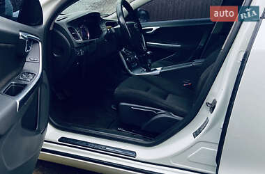 Седан Volvo S60 2011 в 