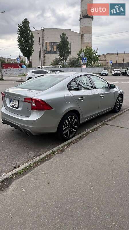 Седан Volvo S60 2016 в Києві