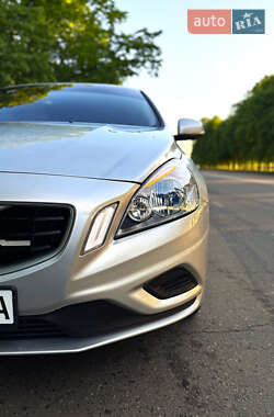 Седан Volvo S60 2012 в 