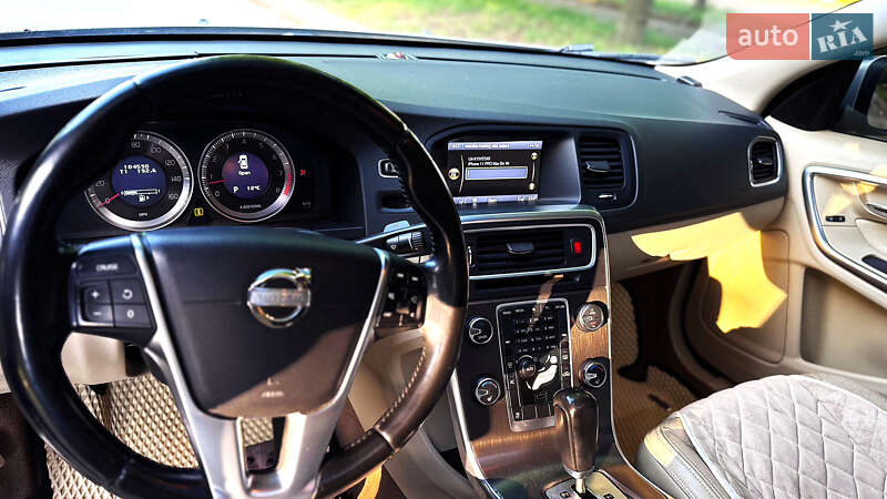 Седан Volvo S60 2012 в Ромнах фото 22 Седан Volvo S60 2012 в Ромнах