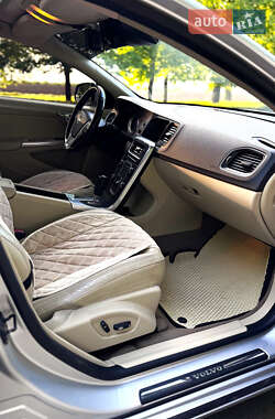 Седан Volvo S60 2012 в 