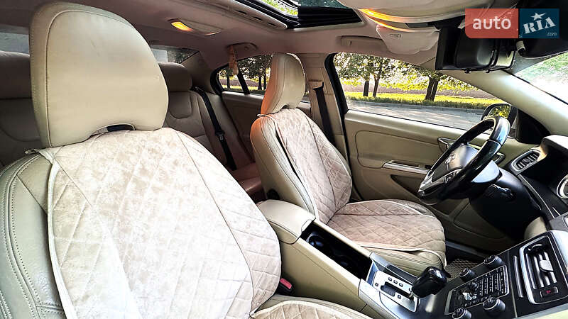 Седан Volvo S60 2012 в Ромнах фото 28 Седан Volvo S60 2012 в Ромнах
