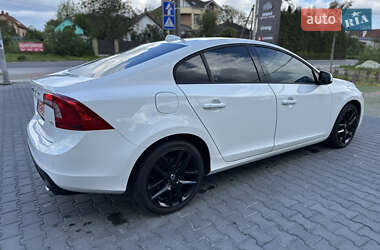 Седан Volvo S60 2017 в 