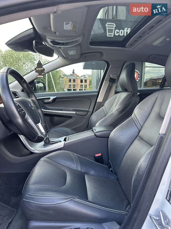 Седан Volvo S60 2017 в Львові