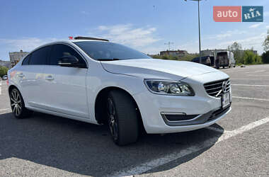 Седан Volvo S60 2015 в 