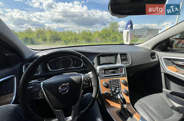 Седан Volvo S60 2015 в 