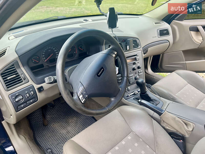 Седан Volvo S60 2001 в Долине