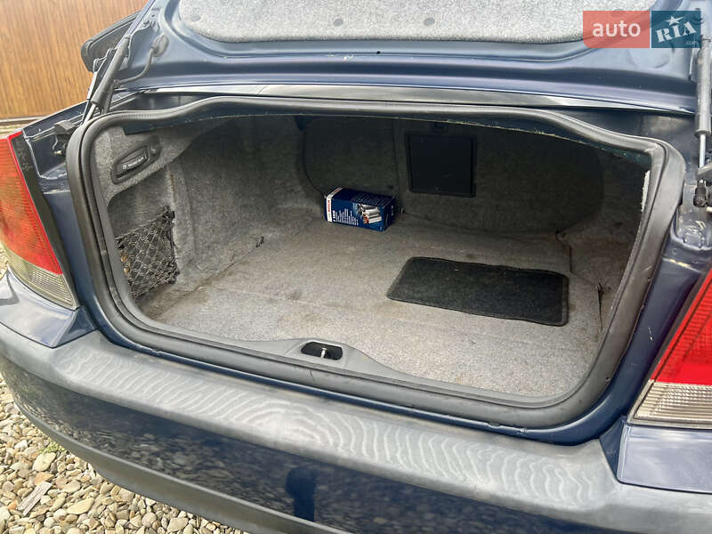 Седан Volvo S60 2001 в Долине