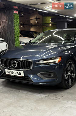 Седан Volvo S60 2020 в 