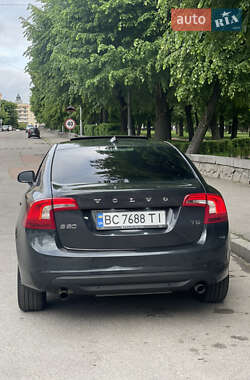 Седан Volvo S60 2010 в 
