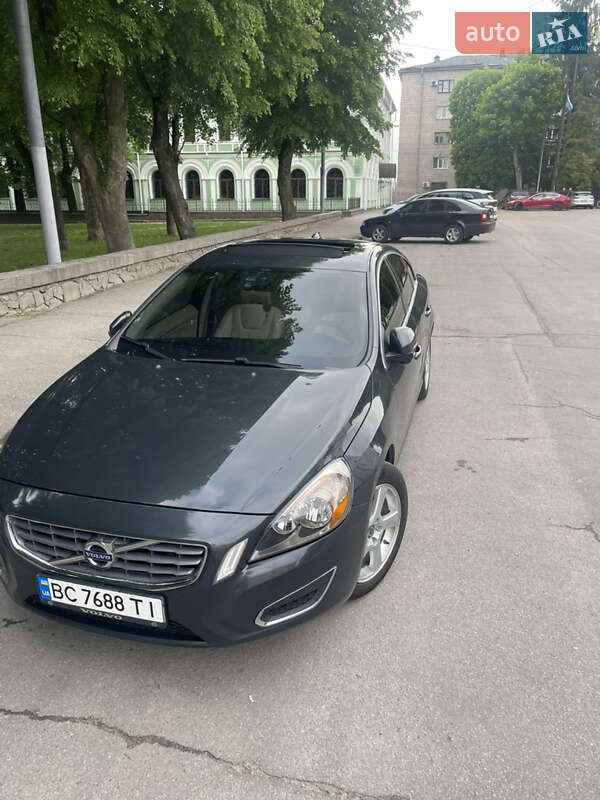 Седан Volvo S60 2010 в Житомире