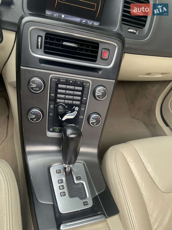 Седан Volvo S60 2010 в Житомире