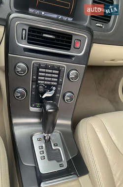 Седан Volvo S60 2010 в 