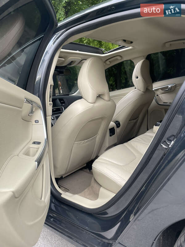 Седан Volvo S60 2010 в Житомире