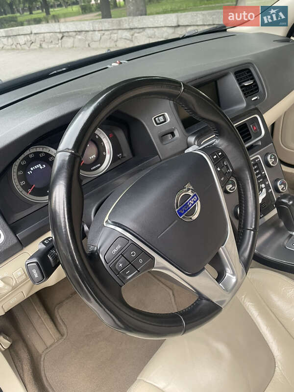 Седан Volvo S60 2010 в Житомире