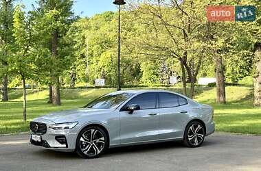 Седан Volvo S60 2024 в 
