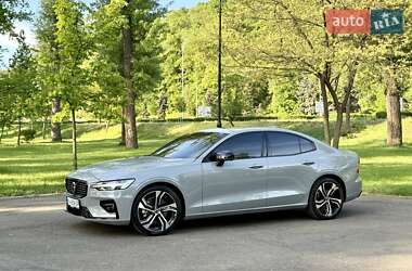 Седан Volvo S60 2024 в 