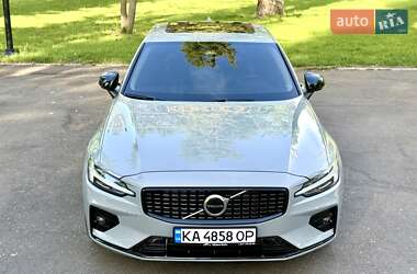 Седан Volvo S60 2024 в 