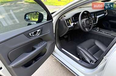 Седан Volvo S60 2024 в 