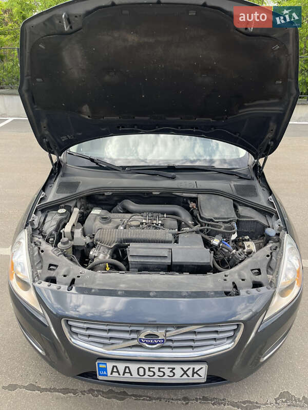 Седан Volvo S60 2011 в Києві