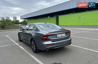 Седан Volvo S60 2019 в 