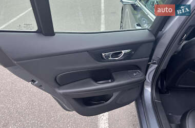 Седан Volvo S60 2019 в 