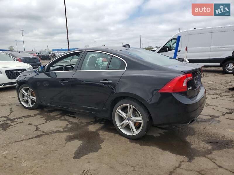 Седан Volvo S60 2016 в Львові